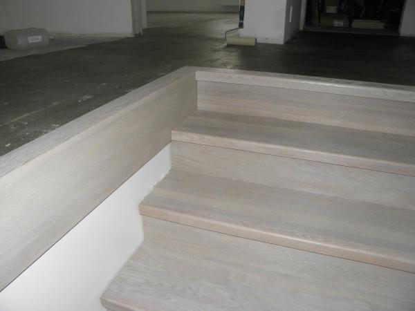 schody-z-drewna-sosnowego-spid